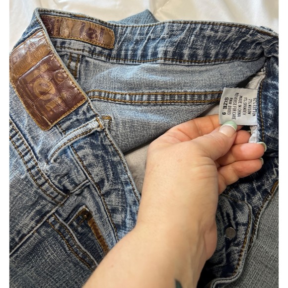 l.e.i. Women's Junior Flared Leg Low Rise Jeans Size 9 Faded Denim Y2K - Picture 3 of 11